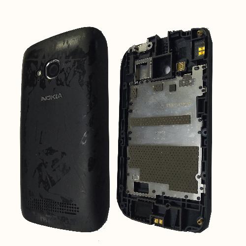Задняя крышка телефона Nokia Lumia 710 + средняя рамка корпуса черная оригинал б/у