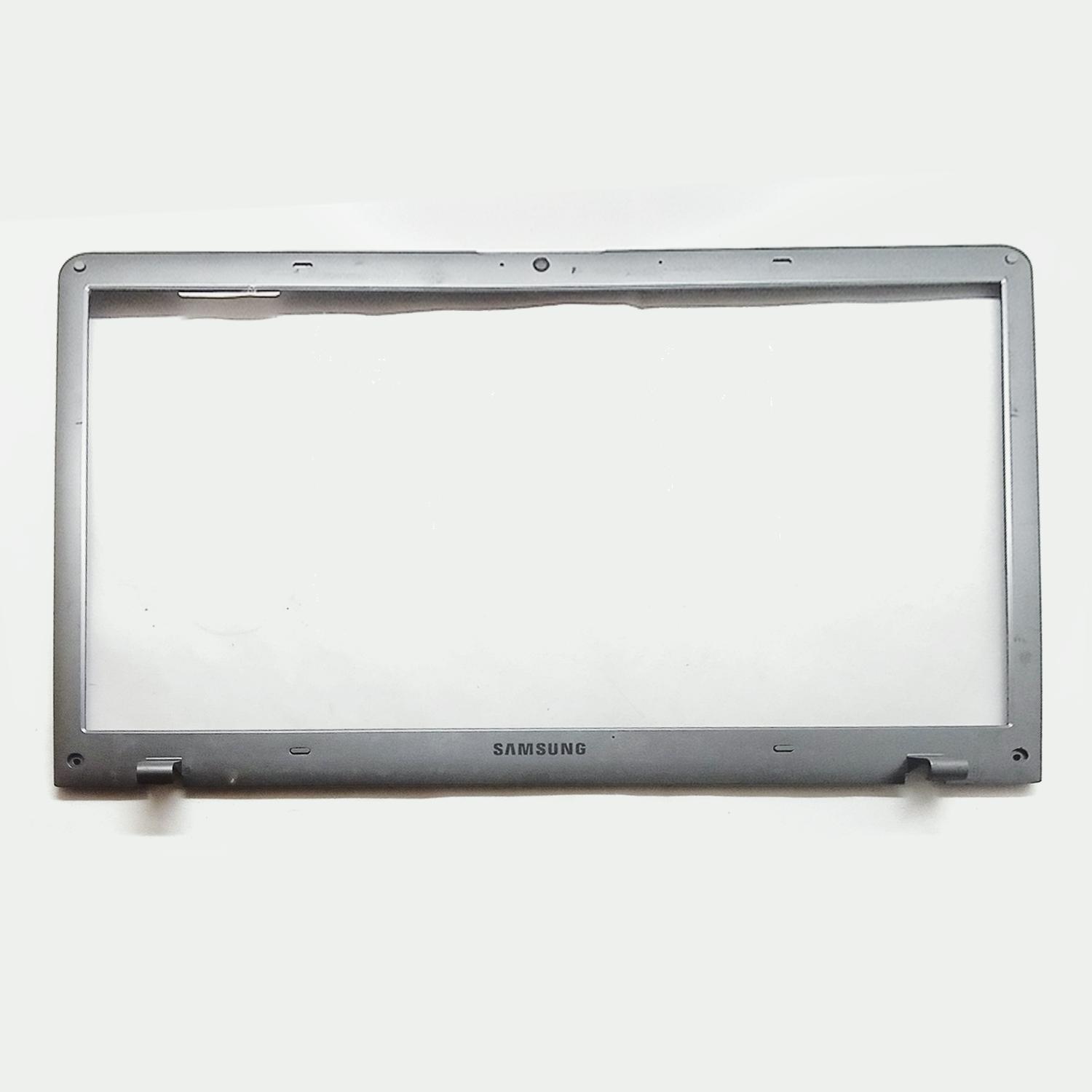 Деталь B корпуса ноутбука Samsung NP355V5C б/у